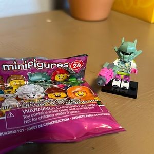 Series 24 Lego Mini Figure